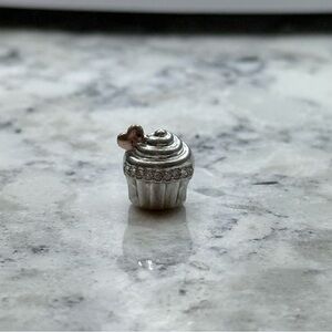 Cupcake Chamilia bead